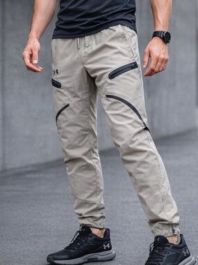 Under Armour Unstoppable Cargo Pants Mens Medium Tan Stretch Zip Pocket Athletic